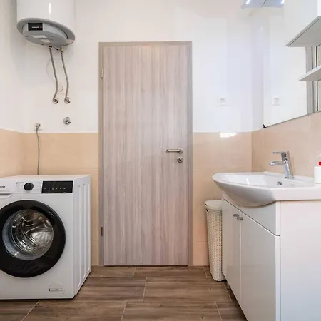 Апартаменты My Dalmatia - Blagdan One With Private Parking Задар