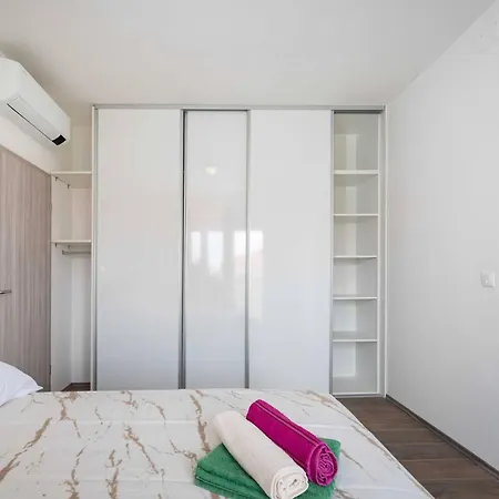 Апартаменты My Dalmatia - Blagdan One With Private Parking