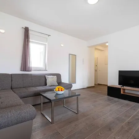 My Dalmatia - Blagdan One With Private Parking Апартаменты *