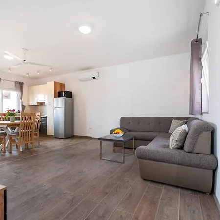 My Dalmatia - Blagdan One With Private Parking Апартаменты Задар