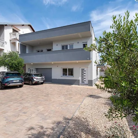 My Dalmatia - Blagdan One With Private Parking Апартаменты *