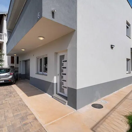 My Dalmatia - Blagdan One With Private Parking Апартаменты Задар