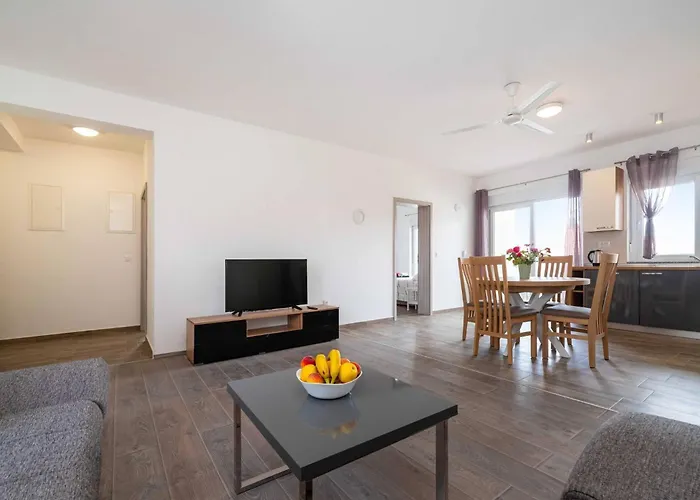 My Dalmatia - Blagdan One With Private Parking Apartman *