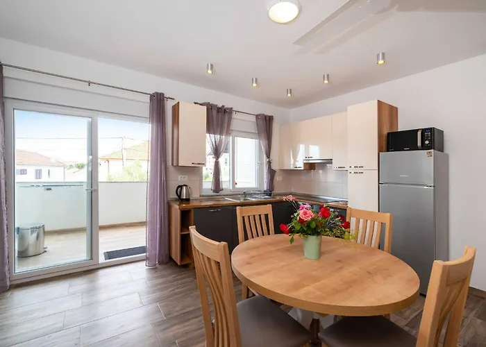 Apartman My Dalmatia - Blagdan One With Private Parking Zadar