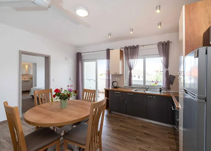 My Dalmatia - Blagdan One With Private Parking Apartman *