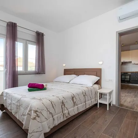 My Dalmatia - Blagdan One With Private Parking Apartment